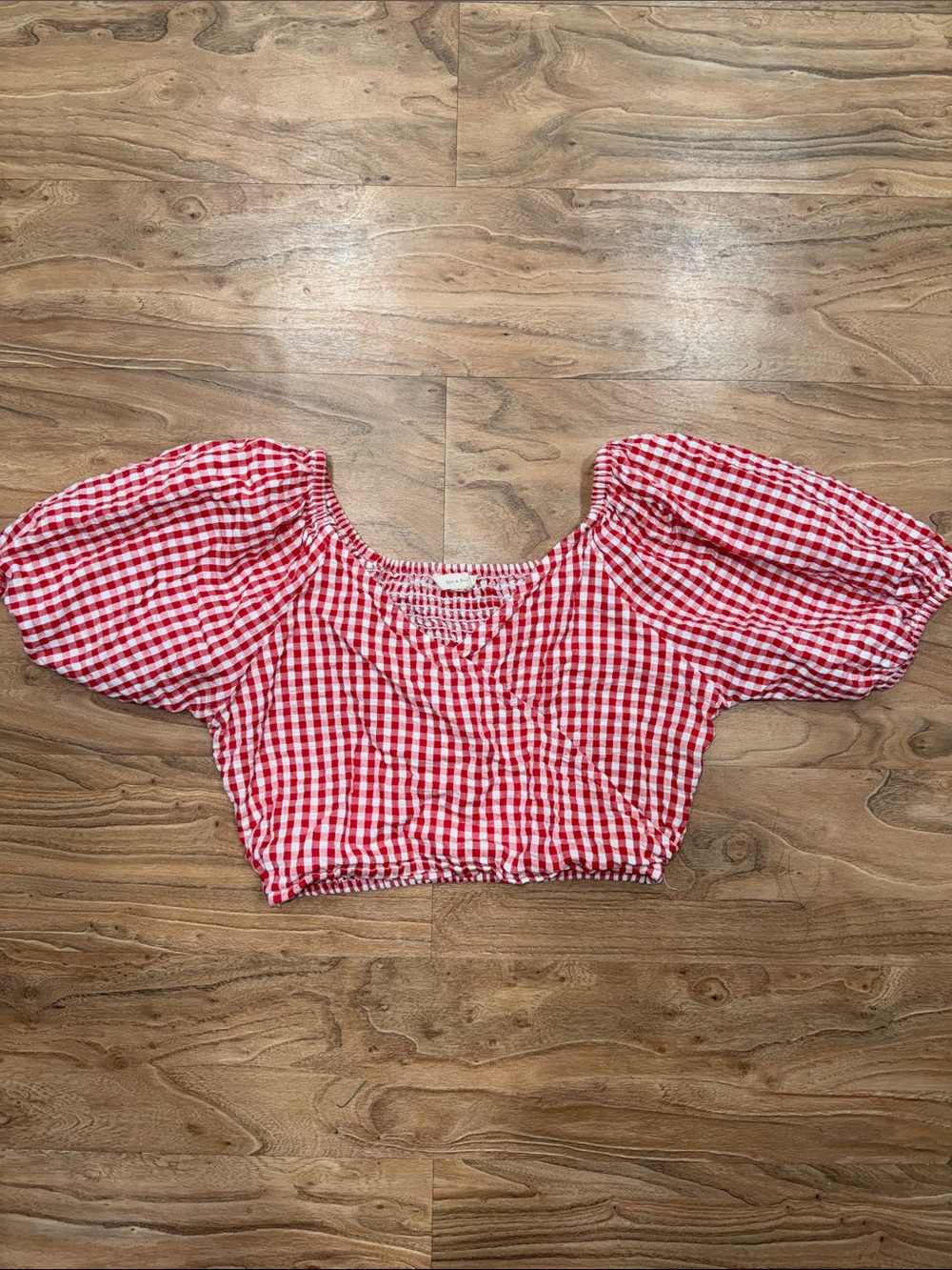 Red Gingham Puff-Sleeve Crop Top with V-Neck